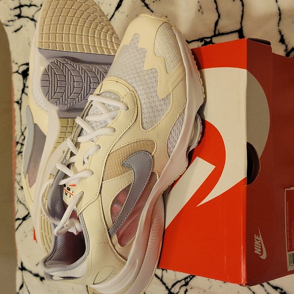 Nike Air Zoom division sz 11.5